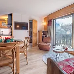 아파트 Beautiful 50m With 2 Balconies And Mountain View *