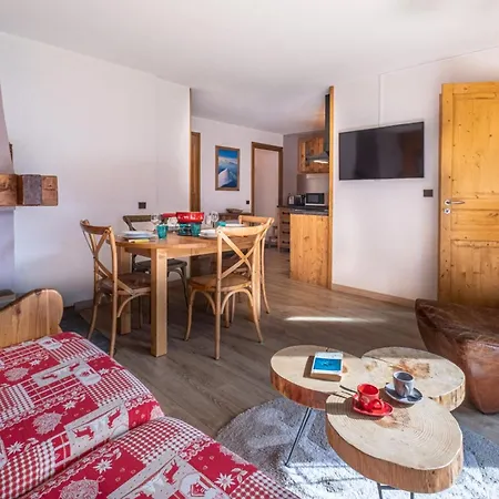 Beautiful 50m With 2 Balconies And Mountain View * Chamonix