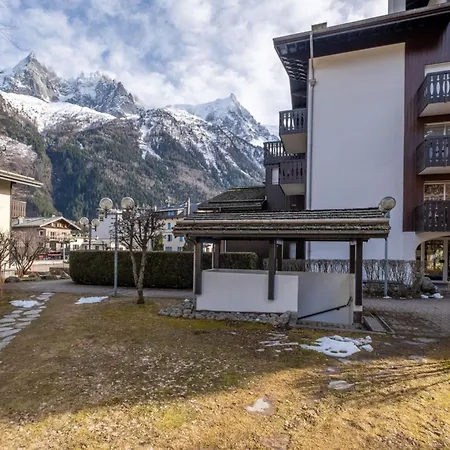 Beautiful 50m With 2 Balconies And Mountain View * Chamonix