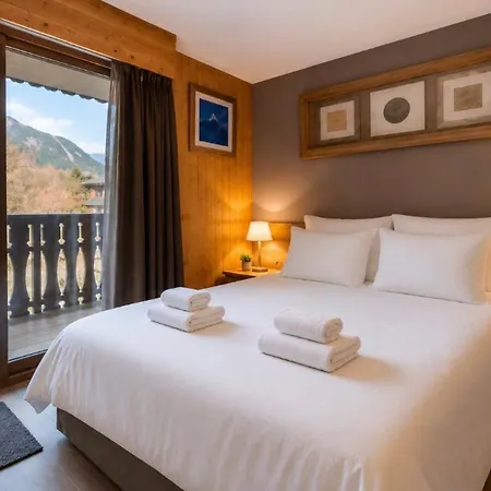 Beautiful 50m With 2 Balconies And Mountain View Chamonix