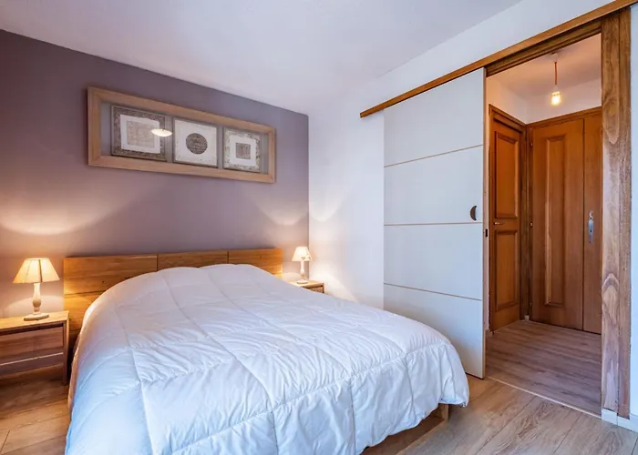 아파트 Beautiful 50m With 2 Balconies And Mountain View