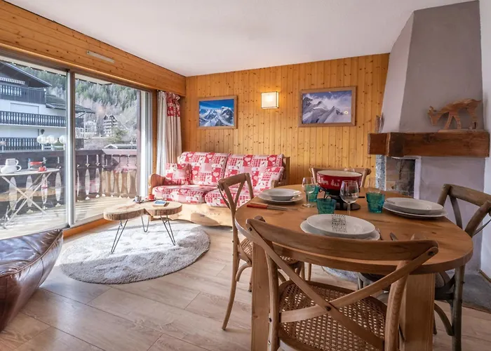 아파트 Beautiful 50m With 2 Balconies And Mountain View *